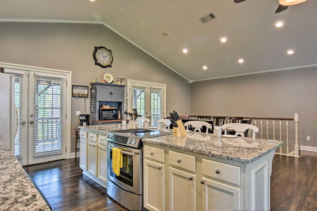 Hot Springs Home On Lake With Private Boat Dock! Exterior photo