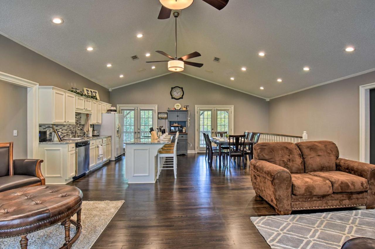 Hot Springs Home On Lake With Private Boat Dock! Exterior photo